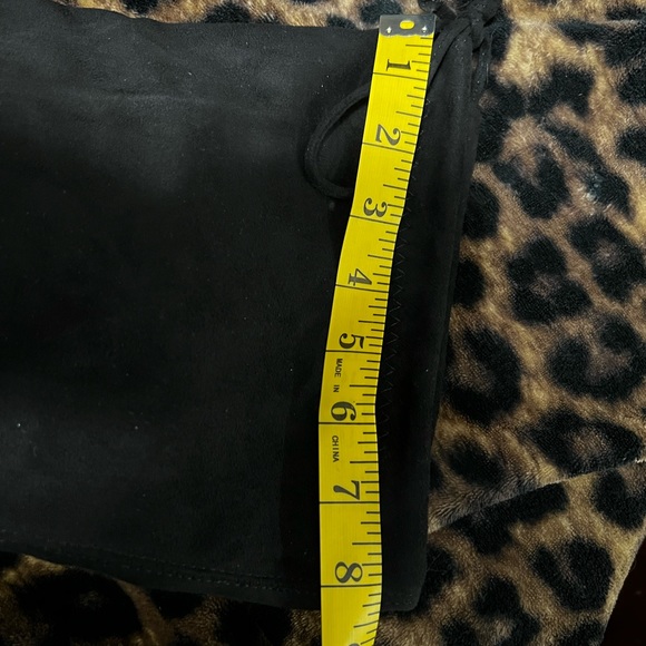 Boots - Picture 9 of 10